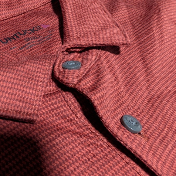 Men's UNTUCKit Rich Red Jacquard Shirt - Picture 1 of 6